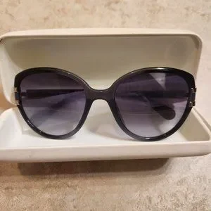 DIANE VON FURSTENBERG GWEN SUNGLASSES BLACK EUC Diane Von Furstenberg | Accessories | Diane Von Furstenberg  main image 2
